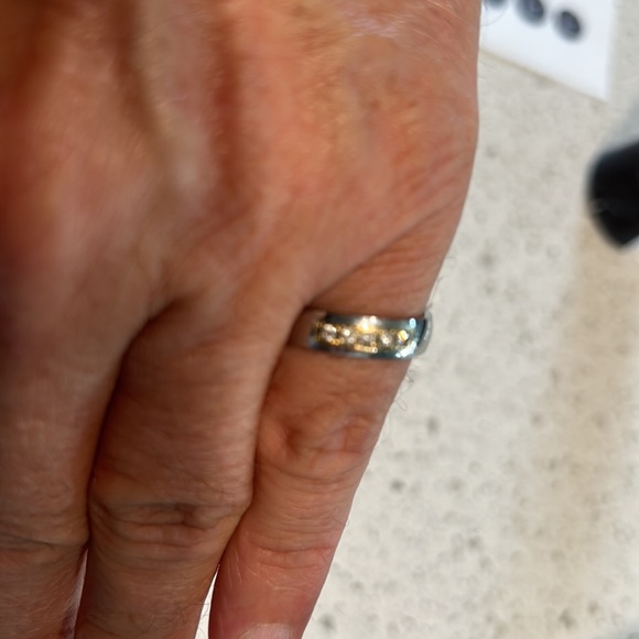 Stainless steel ring w/5 rhinestones - Picture 5 of 8